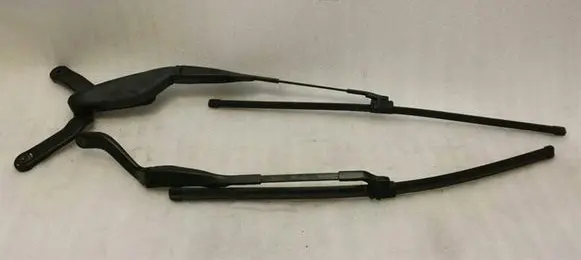 Mercedes-Benz CLS C219 Front wiper blade arm A2118201544 A2118200444
