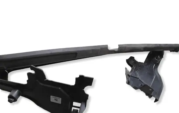 BMW 5 G30 G31 G38 Intercooler air guide/duct channel 7383846