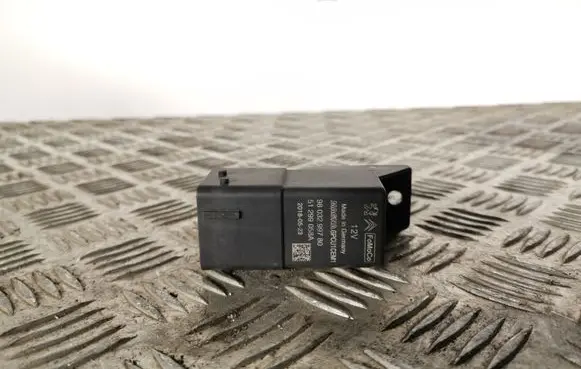 Ford Kuga II Glow plug pre-heat relay 9803299780