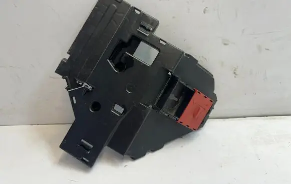 Mercedes-Benz E W213 Fuse box cover DBPD925