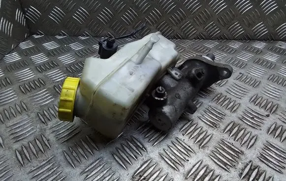 Volkswagen Transporter - Caravelle T5 Master brake cylinder 7H0611303B