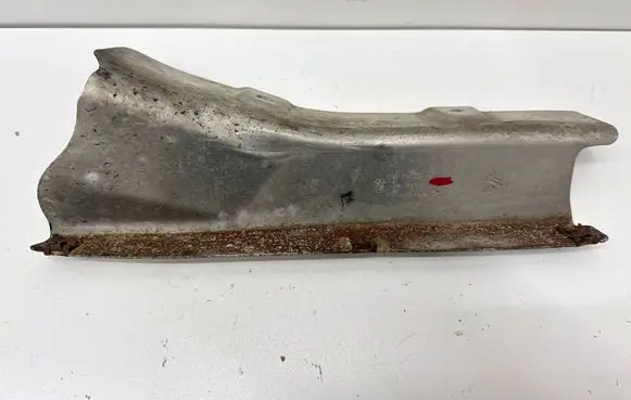BMW 5 E60 E61 Heat shield in engine bay 7185204 24640010