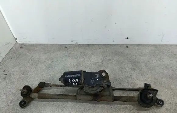 Mitsubishi Outlander Front wiper linkage 