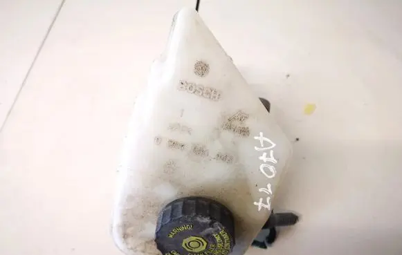 Opel Tigra B Brake fluid reservoir 0204024948