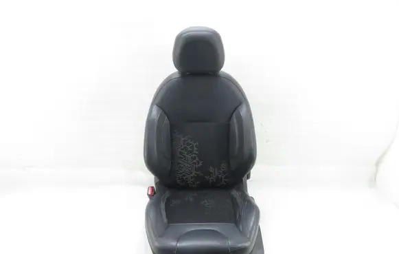 Peugeot 208 I Front driver seat 