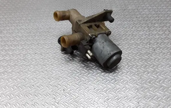 Mercedes-Benz Vito Viano W638 Coolant heater control valve 0018300684