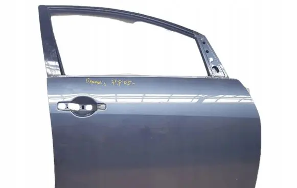 Mitsubishi Grandis Front door