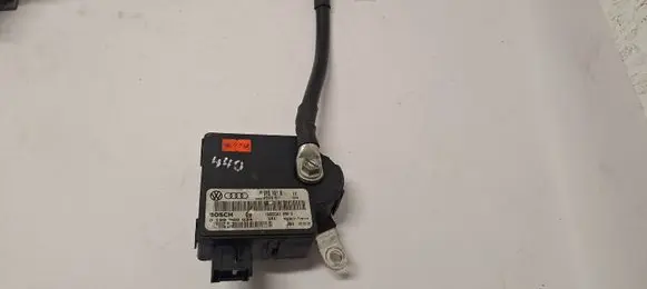 Audi A6 S6 C6 4F Power management control unit 4F0915181B