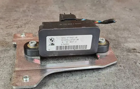 BMW 3 E90 E91 ESP acceleration yaw rate sensor 6778421 10170106373 GL78H28M8V