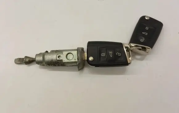 Volkswagen Golf VII Front door lock (next to the handle) 5G0837167 5G0837168