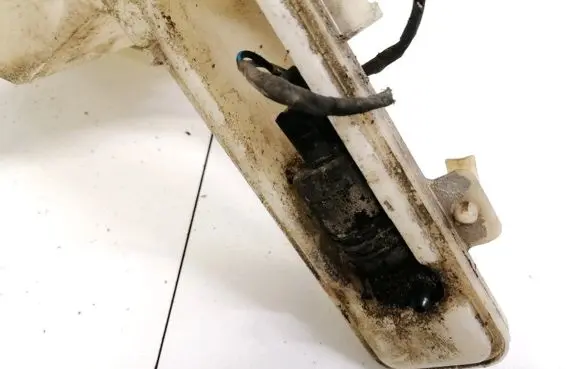 Volkswagen PASSAT B6 Windscreen/windshield washer pump