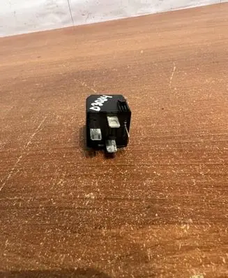 Mercedes-Benz E W210 Other relay A0025421319 D3004