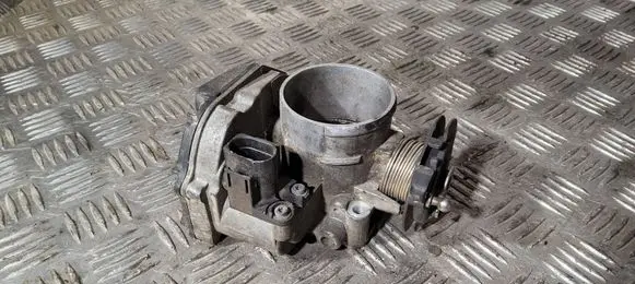 Audi A4 S4 B5 8D Throttle valve 058133063C
