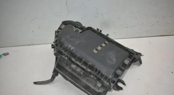 Peugeot 308 SW Air filter box 9673061080