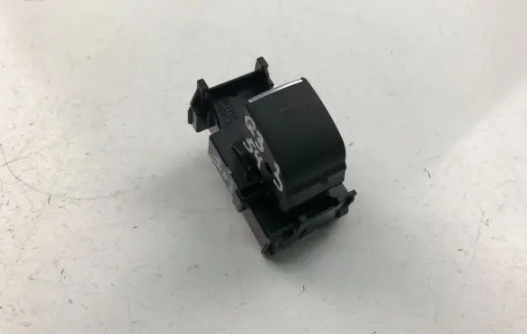 Toyota C-HR I Electric window control switch 193354
