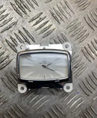 Infiniti M30 Clock 