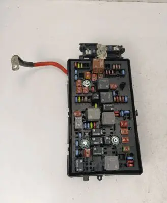 Opel Insignia A Fuse module 13485544 05565912516