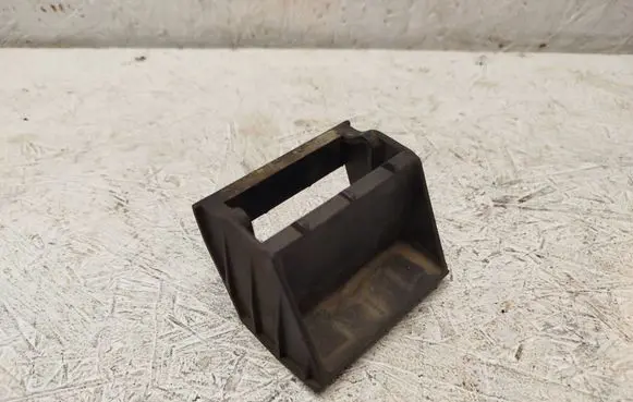 BMW X6 E71 Radiator mount bracket 7533537 0110894A