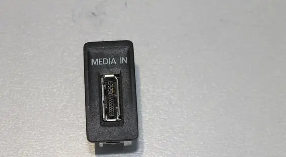 Volkswagen Golf VII USB socket connector 5G0035222A