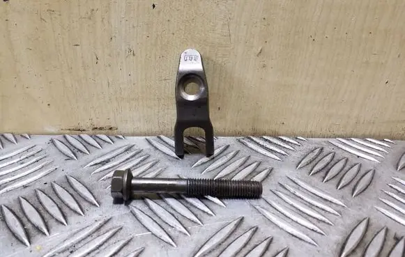 KIA Rio Fuel Injector clamp holder