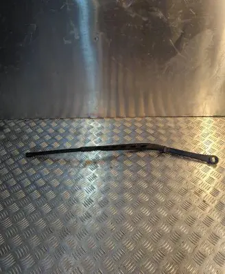 BMW 5 E60 E61 Front wiper blade arm 7198597