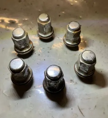 Toyota Land Cruiser (HDJ90) Nuts/bolts 