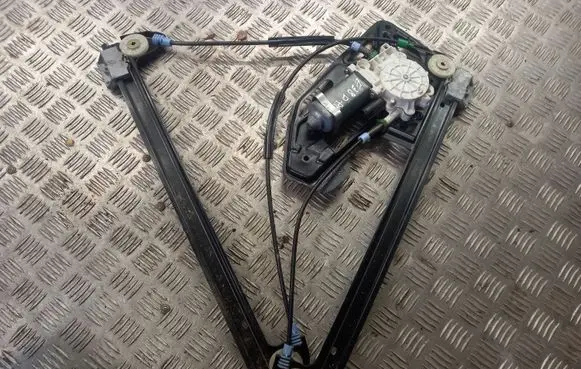 BMW 7 E38 Front door window regulator with motor 8205634