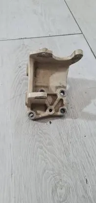 Suzuki Jimny Power steering pump mounting bracket 