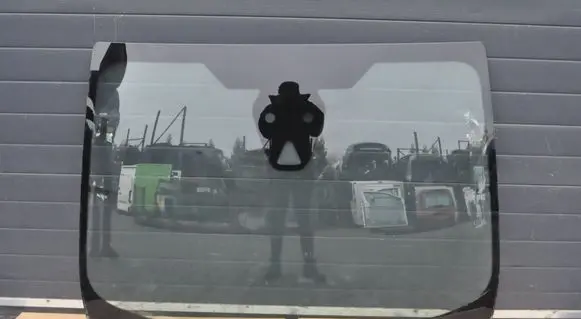 Ford Puma Front windscreen/windshield window 