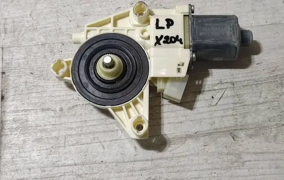 Mercedes-Benz GLK (X204) Front door window regulator motor A2048200142 971219100