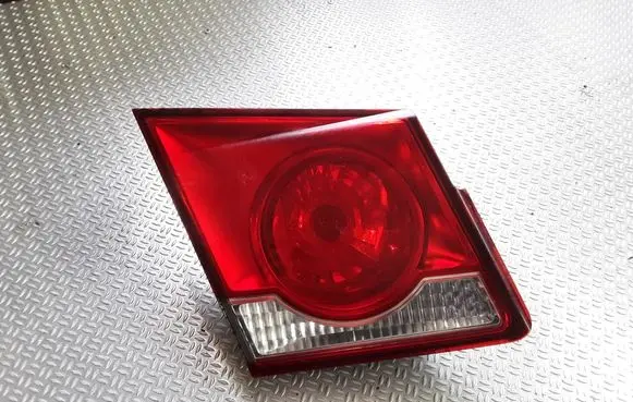 Chevrolet Cruze Tailgate rear/tail lights