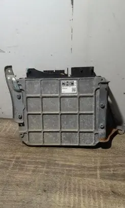 Toyota Avensis T270 Engine control unit/module ECU 8966105F21