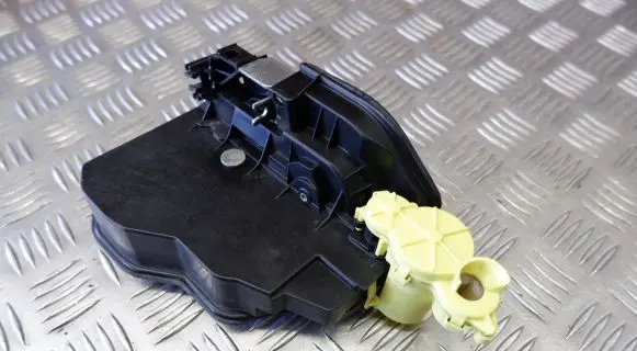 BMW X3 F25 Front door lock 7318412
