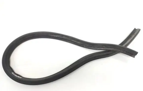 Skoda Octavia Mk2 (1Z) Engine compartment rubber 1Z0823723A