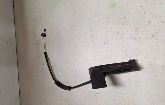 Peugeot 508 Engine bonnet (hood) release handle