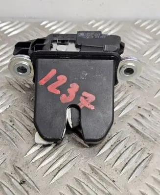 Skoda Fabia Mk2 (5J) Tailgate/trunk/boot lock/catch/latch 5J7827501A