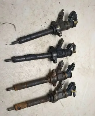 Fuel injectors set