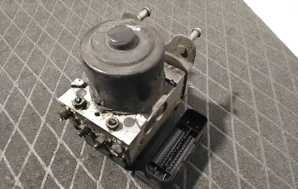Volkswagen Multivan T5 ABS Pump 7E0907379H 10061937781 10092903213