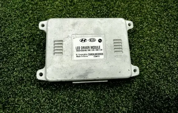 KIA Stonic Headlight ballast module Xenon 00243646