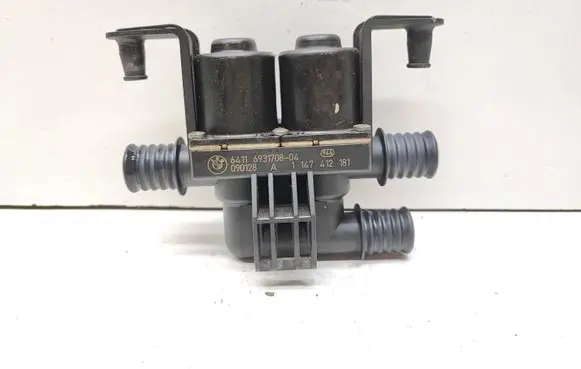 BMW 5 E60 E61 Coolant heater control valve 6931708 64116931708