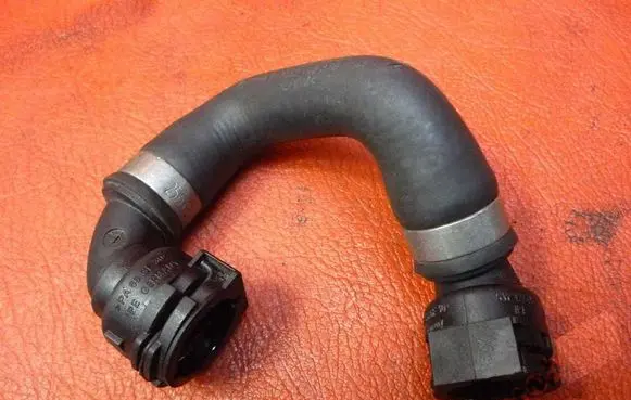 BMW X5 E70 Engine coolant pipe/hose 7800104