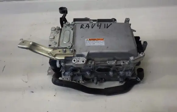 Toyota RAV 4 (XA40) Hybrid / electric car battery 