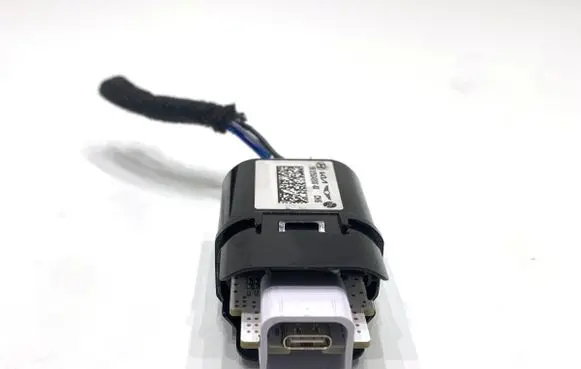 Hyundai i30 USB socket connector 96125G4200