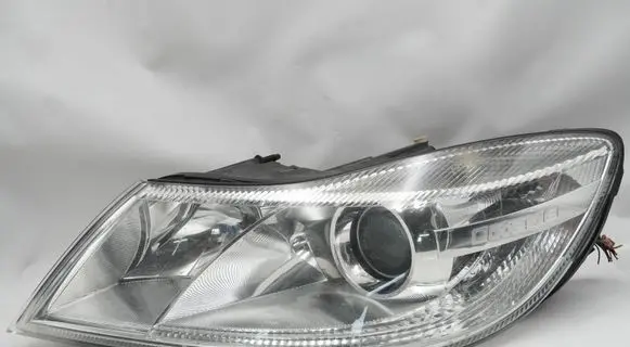Skoda Octavia Mk2 (1Z) Headlight/headlamp 1Z1941015F
