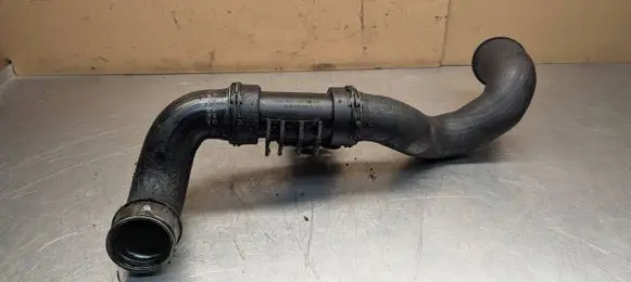 Mercedes-Benz C W203 Intercooler hose/pipe A2035200095