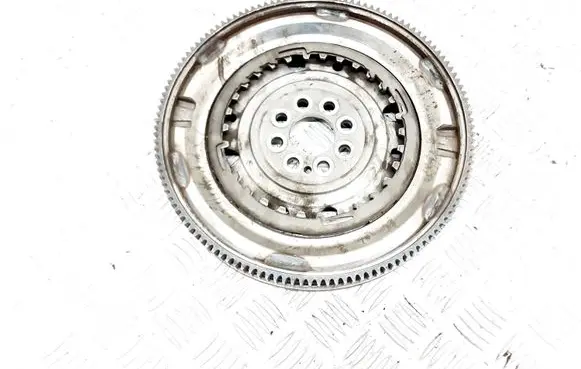 Volkswagen PASSAT B7 USA Flywheel 06K105266E