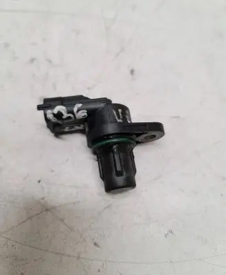 Volvo V70 Camshaft position sensor 8658726 023203063
