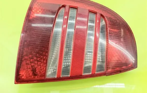 Skoda Superb B5 (3U) Rear/tail lights ZSB3U5945095