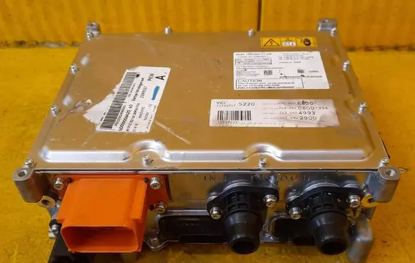 Mercedes-Benz E W213 Hybrid / electric car battery DAMAGESSHOWNONTHEPICTURE A0009017210 A0009025642