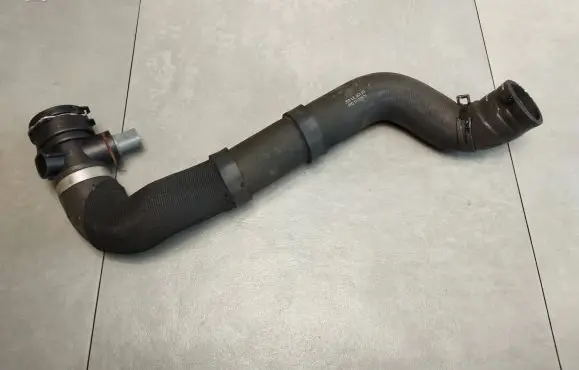 Volkswagen Phaeton Engine coolant pipe/hose 3D0122051AD